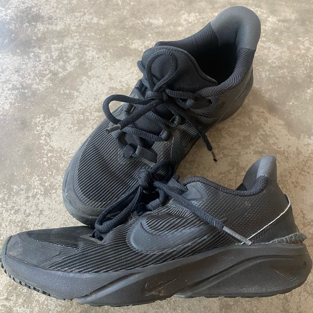 Kids Nike Star Runner “Triple Black”